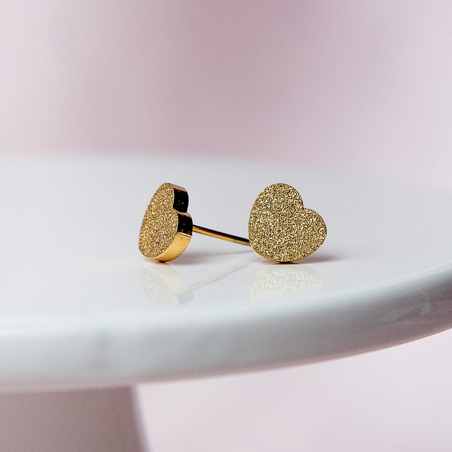 Shimmer Heart Studs in 18K Gold