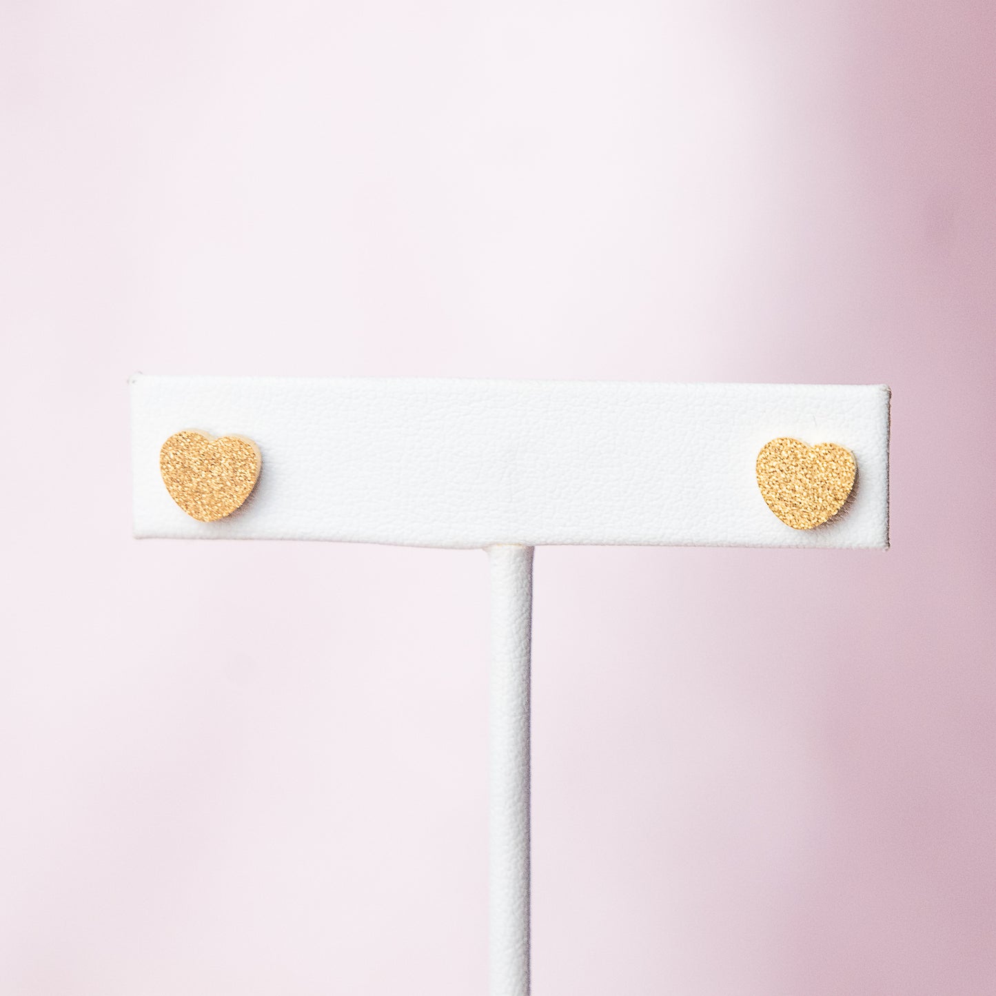 Shimmer Heart Studs in 18K Gold