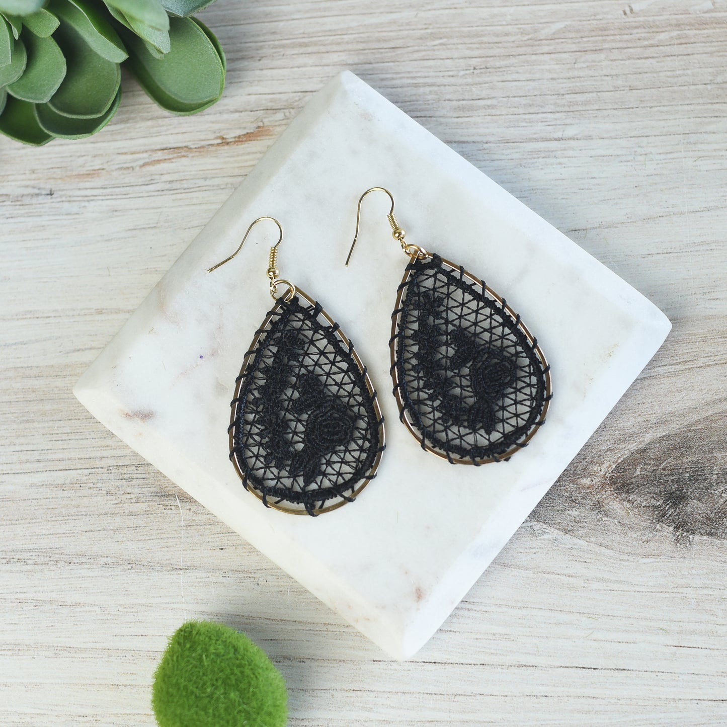 Lace Teardrop Dangle Earrings