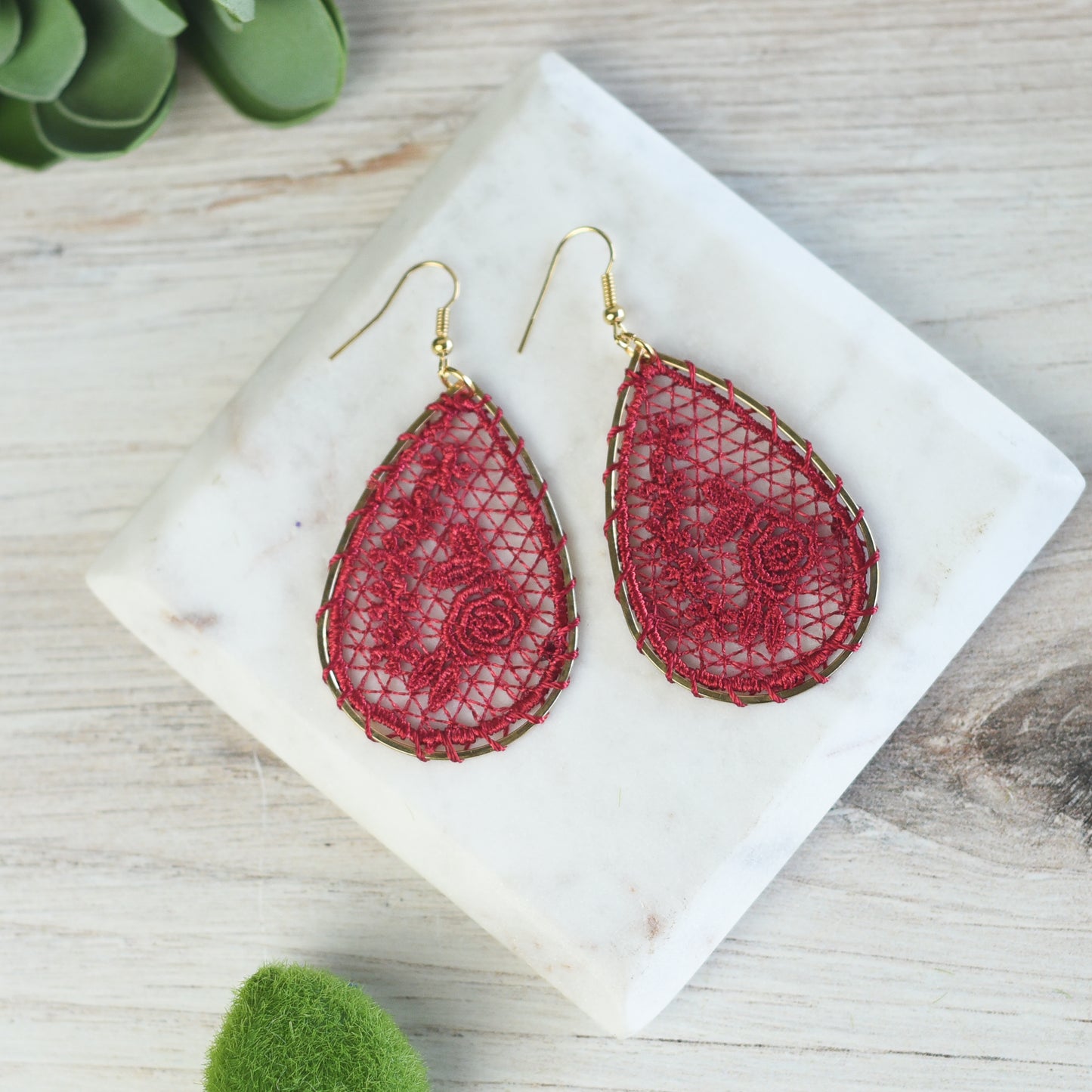 Lace Teardrop Dangle Earrings