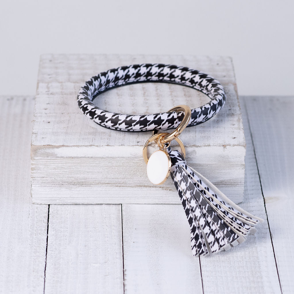 Hannah Hands Free Bangle Keychain-Black and White Houndstooth