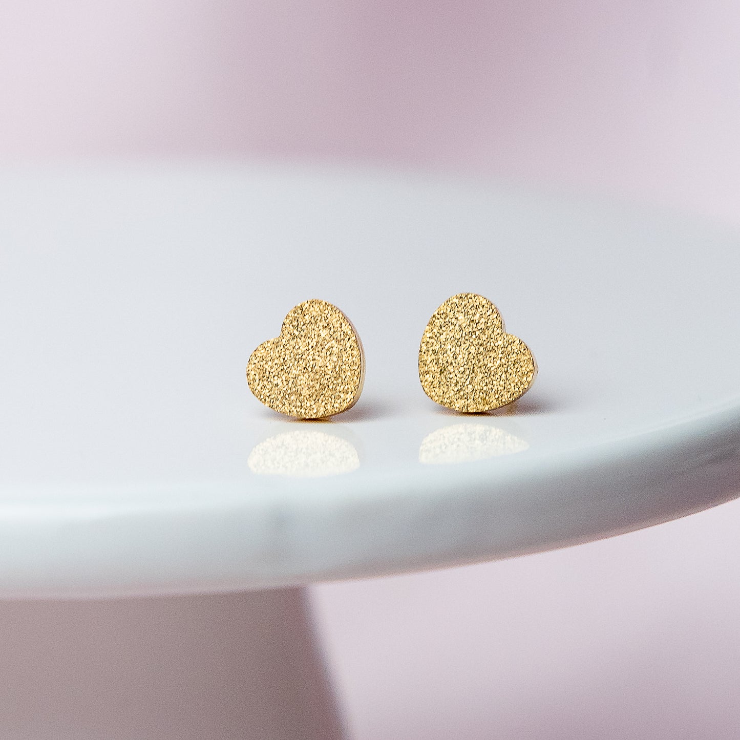 Shimmer Heart Studs in 18K Gold